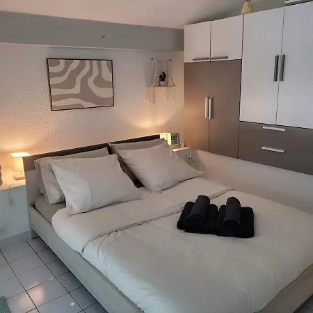 Apartamento T1 Climatisé Avec Terrasse&accès Piscine *