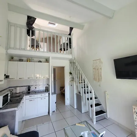 T1 Climatisé Avec Terrasse&accès Piscine Apartamento Le Lavandou